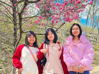 外国人技能実習生と白石の桜