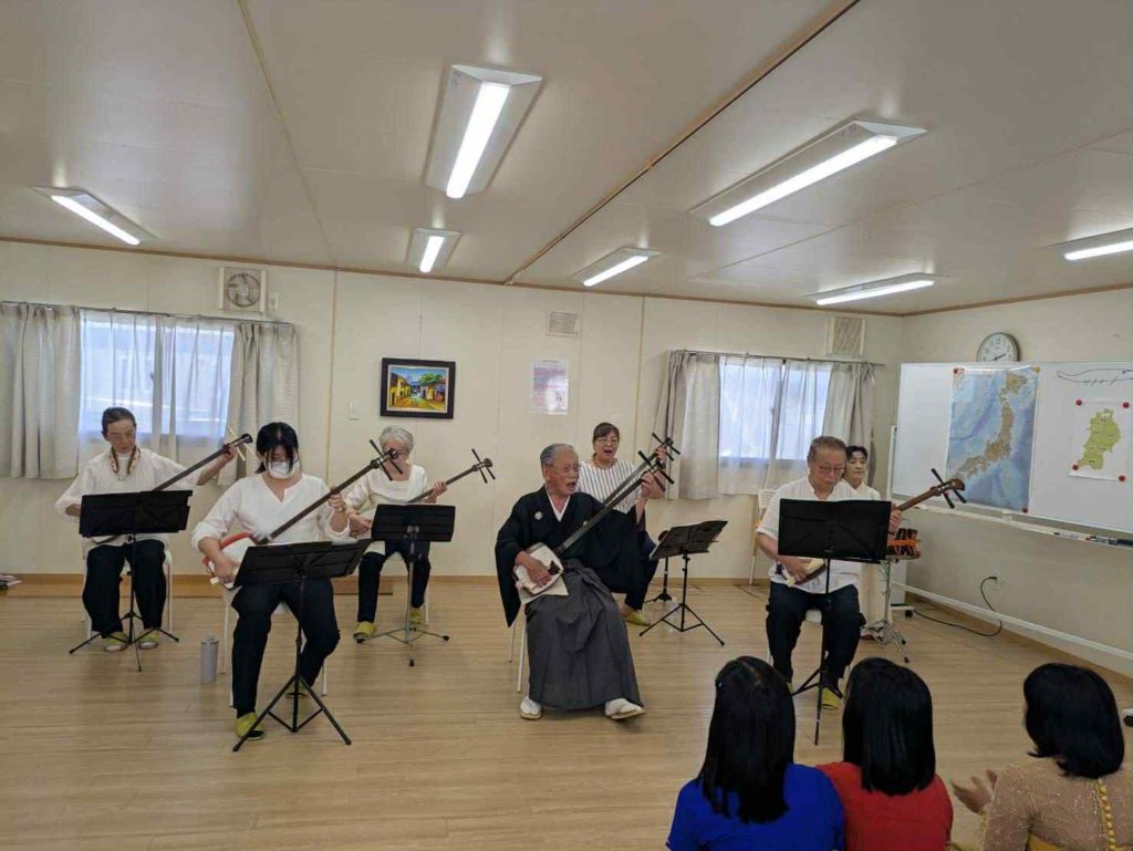 三味線奏者とベトナムの技能実習生が交流